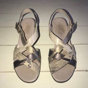 Munro American women’s beige snake print heels